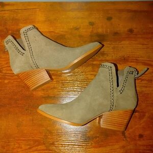 Dolce Vita Dylan Olive Siede Ankle Boots Size 7